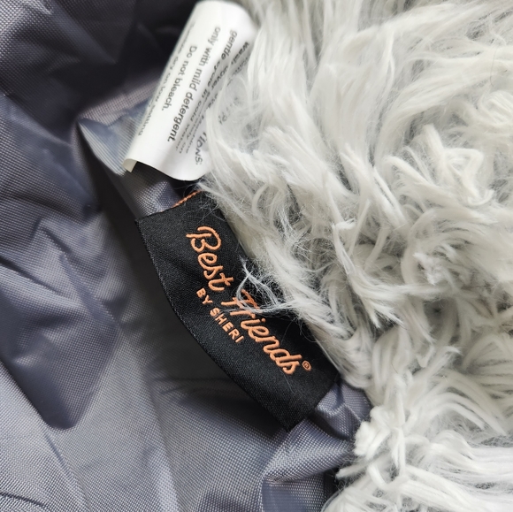 Medium Sized Pet Bed - Picture 2 of 2